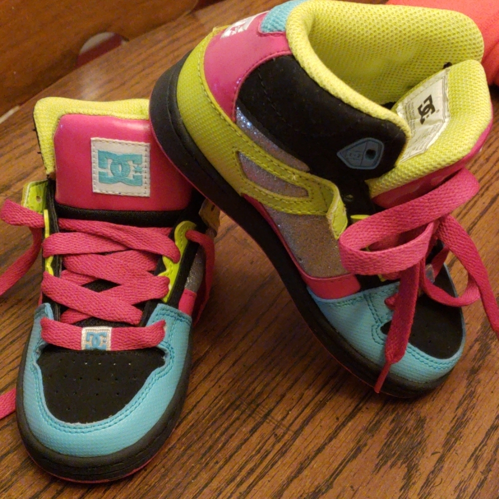 DC girls shoes sz 11c